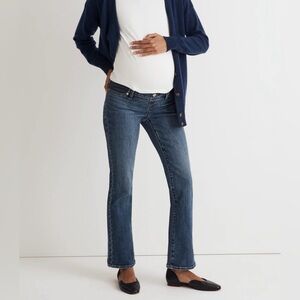 Madewell | The Maternity Side-Panel Kick Out Crop Jeans in Arlen Wash | Size 25